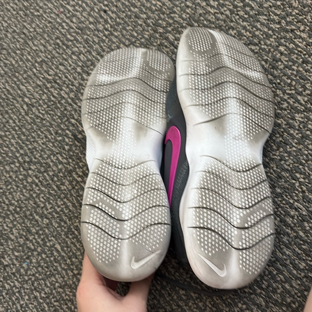 💕Nike Charcoal & Pink Sneakers - Picture 5 of 6
